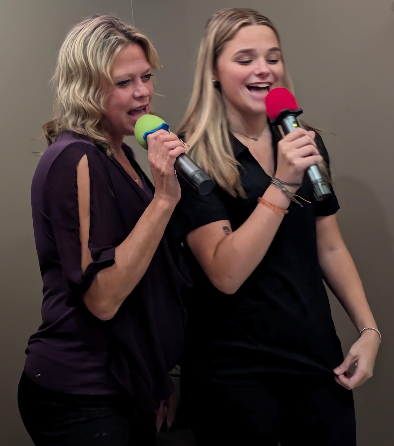 Karaoke Kevin hosting a show at a Chicago area bar